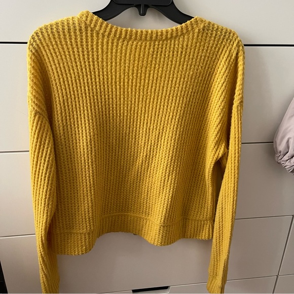Cropped Cardigan💛 - Picture 2 of 3